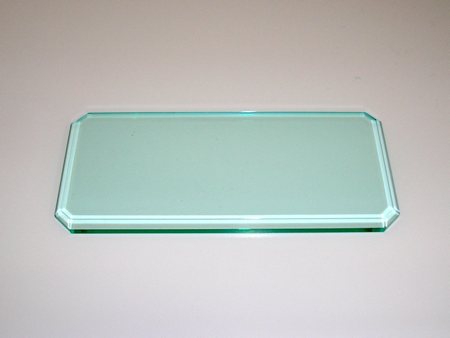 板の加工例 ガラス色アクリル板の加工例(角落とし、面取り)